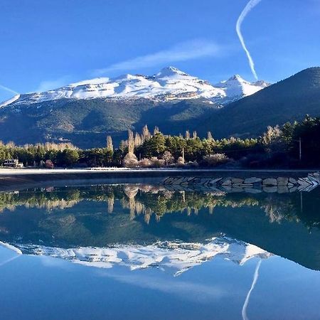 Roca Nevada Suites Villanúa Eksteriør billede