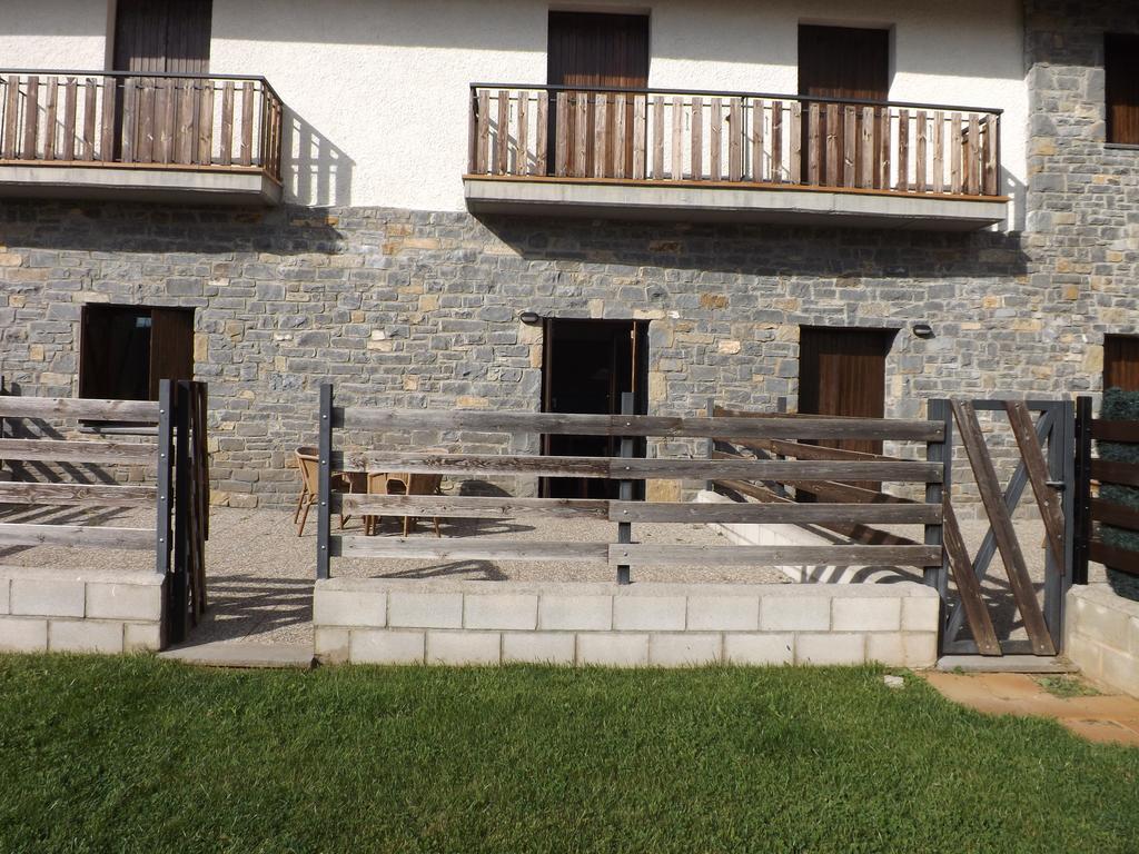 Roca Nevada Suites Villanúa Eksteriør billede
