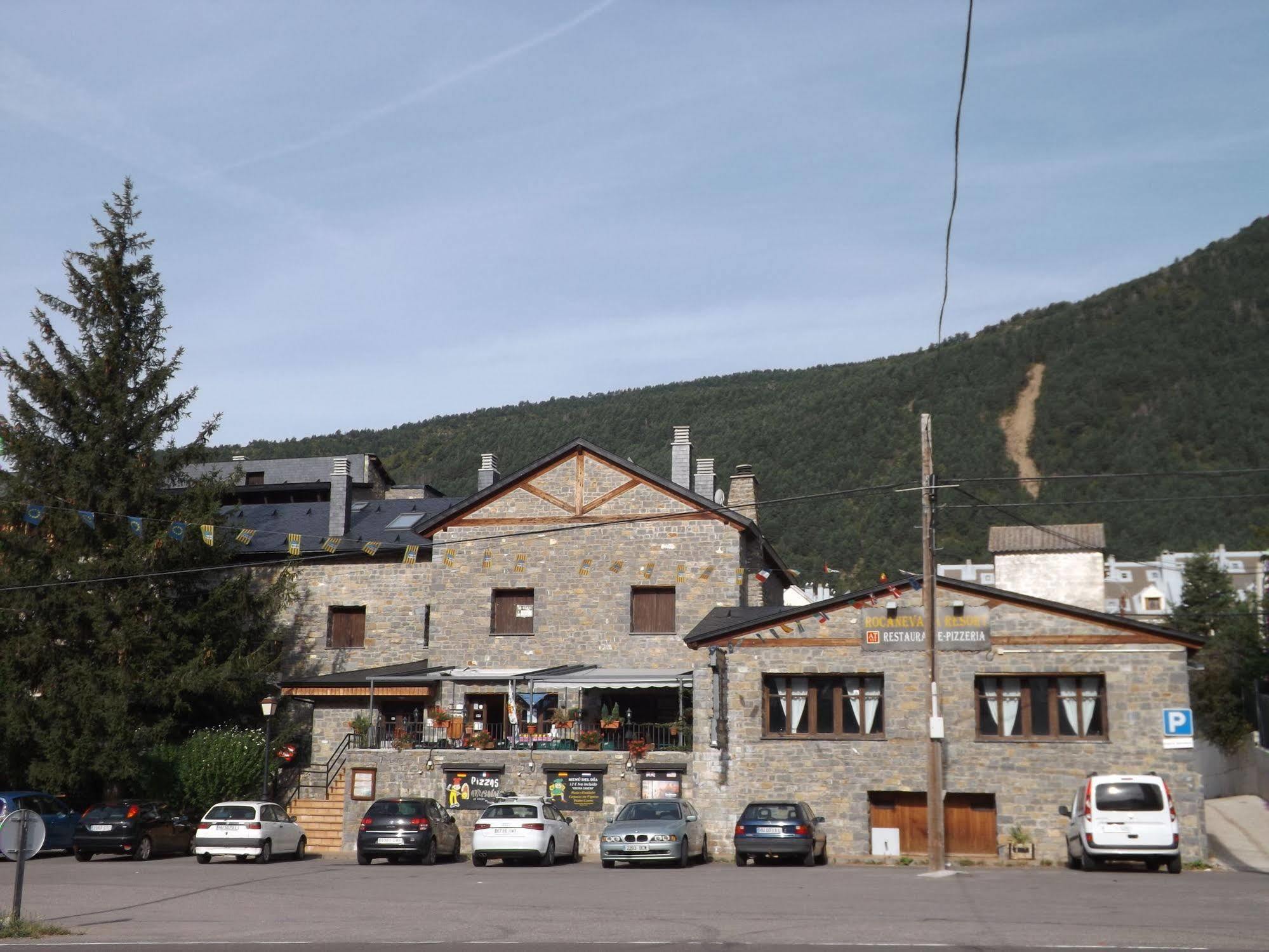 Roca Nevada Suites Villanúa Eksteriør billede