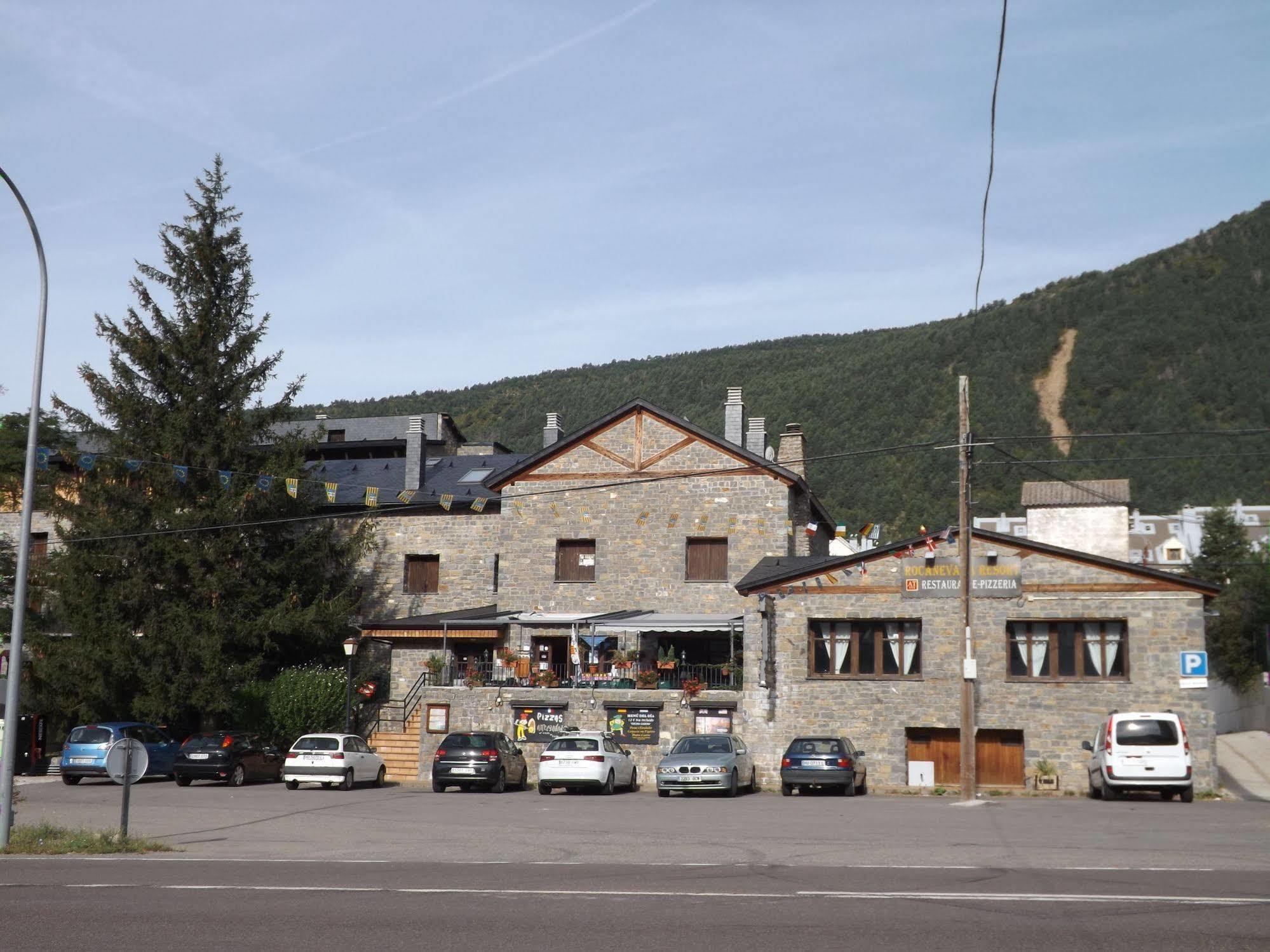 Roca Nevada Suites Villanúa Eksteriør billede